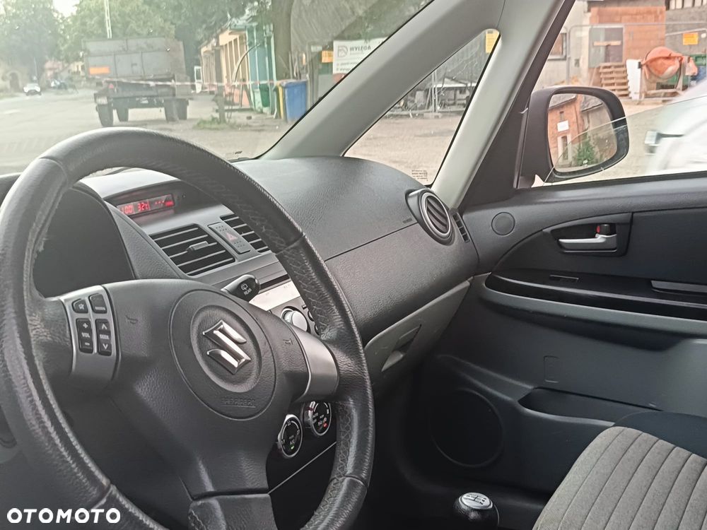 Suzuki SX4 1.6 VVT 4x4 Comfort - 18