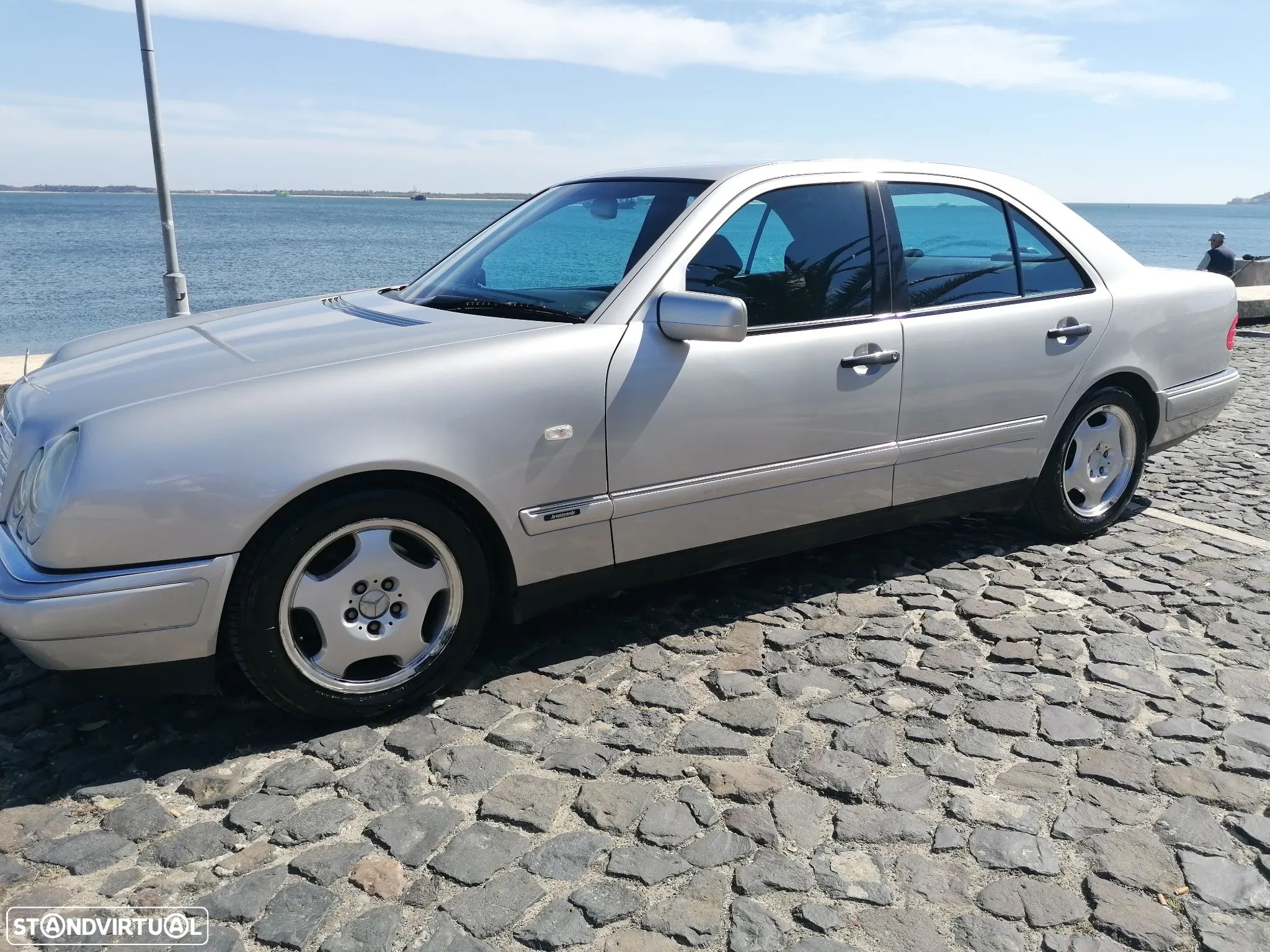 Mercedes-Benz E 300 - 1