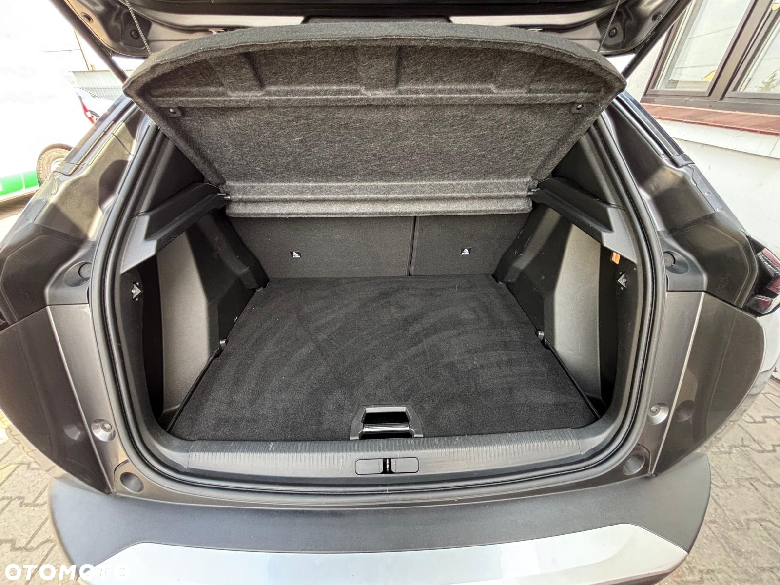 Peugeot 2008 1.5 BlueHDi GT Pack S&S EAT8 - 24