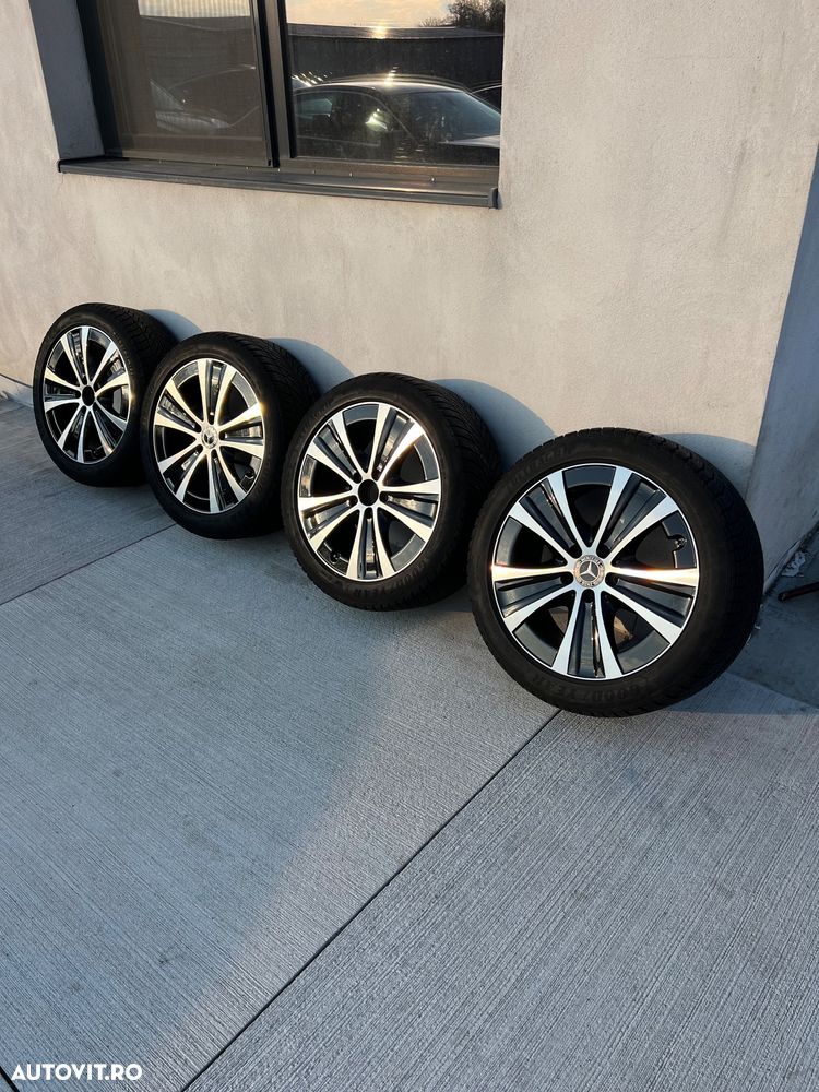 Mercedes-Benz E 300 4MATIC Aut. - 4