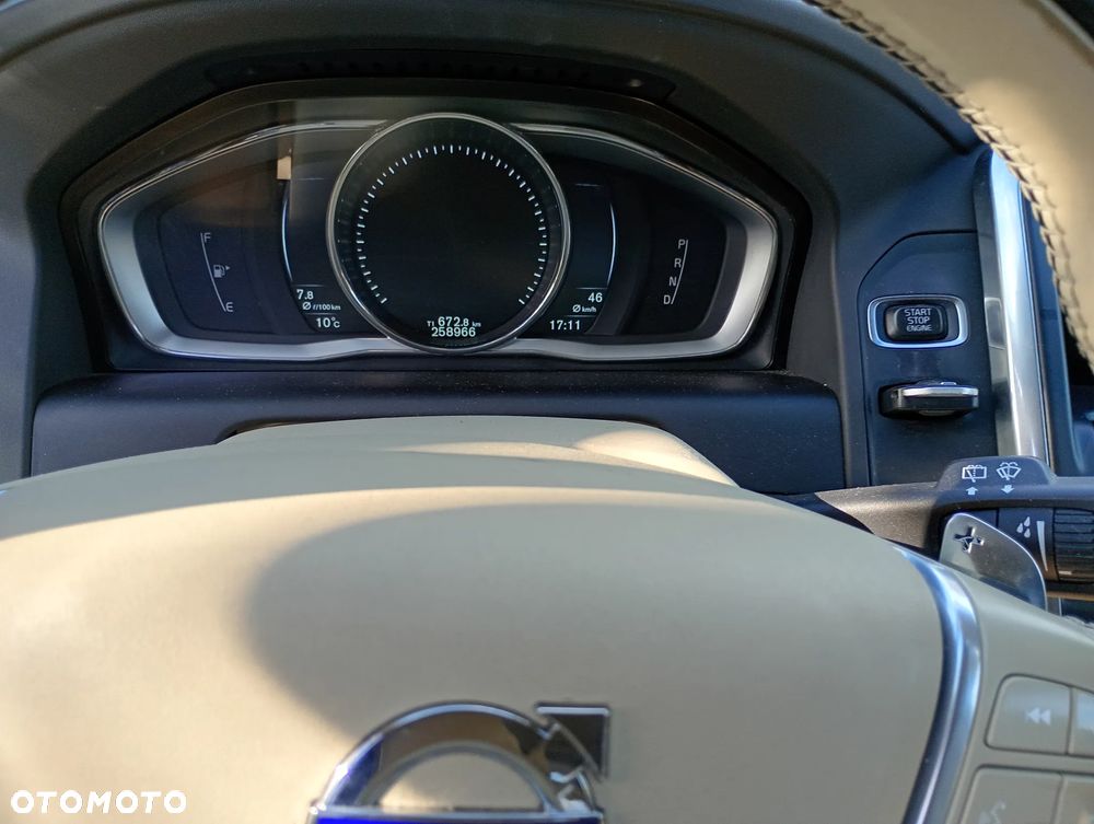 Volvo XC 60 D4 Geartronic Summum - 4