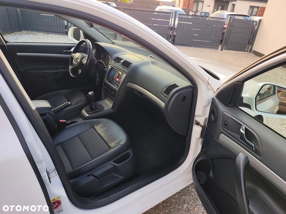 Skoda Octavia 1.6 TDI DPF Elegance - 20