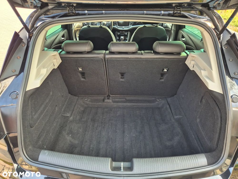 Opel Astra 1.4 Turbo Innovation - 11