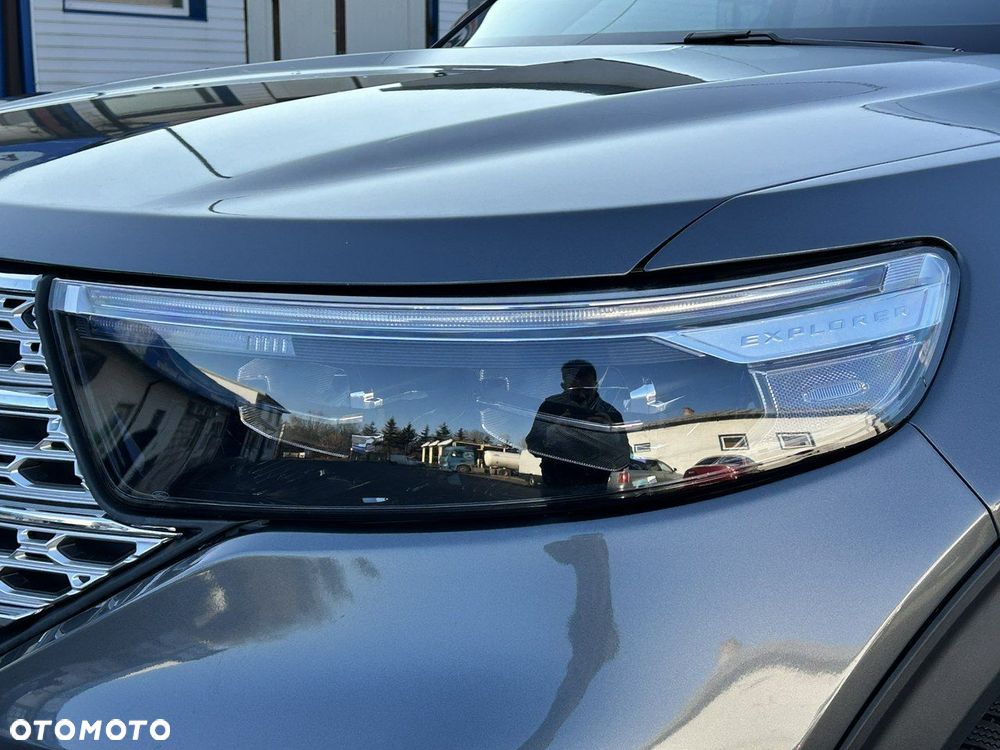 Ford Explorer - 23