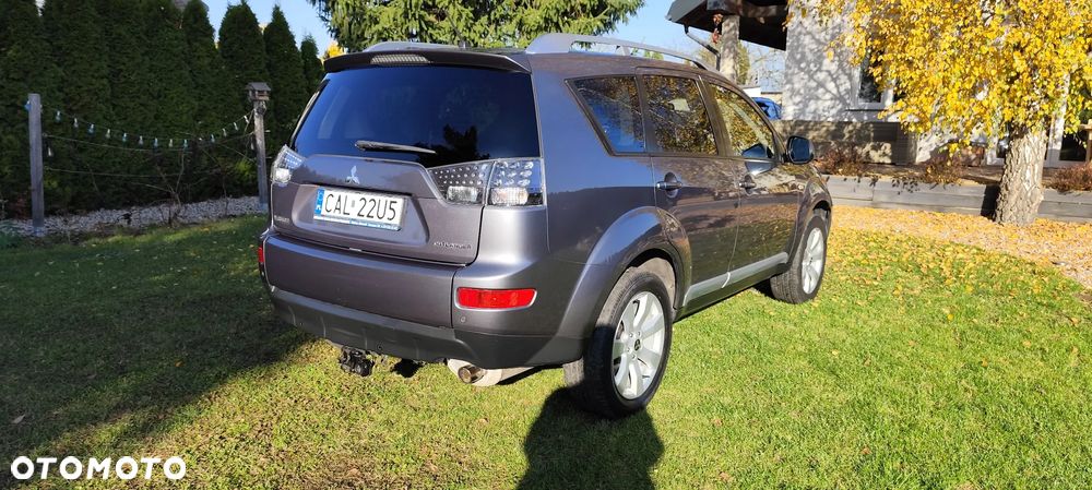 Mitsubishi Outlander 2.4 Invite 2WD - 2