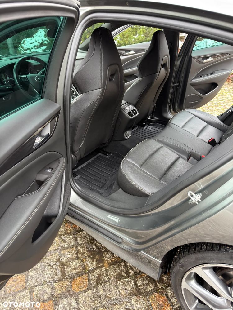 Opel Insignia 2.0 CDTI 4x4 GSi S&S - 11