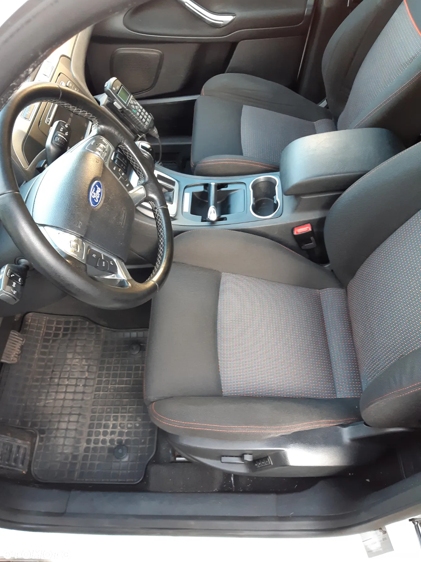 Ford S-Max - 11