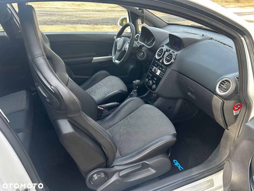 Opel Corsa 1.6 Turbo OPC - 11