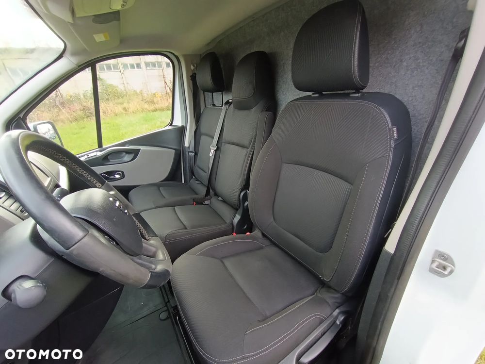 Nissan Nv300 LONG L2H1 jak Trafic, Vivaro 1.6 diesel dCi 125 manual 2018 rok STAN BDB Gotowy do jazdy!!! - 8