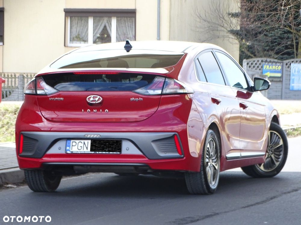 Hyundai IONIQ - 8