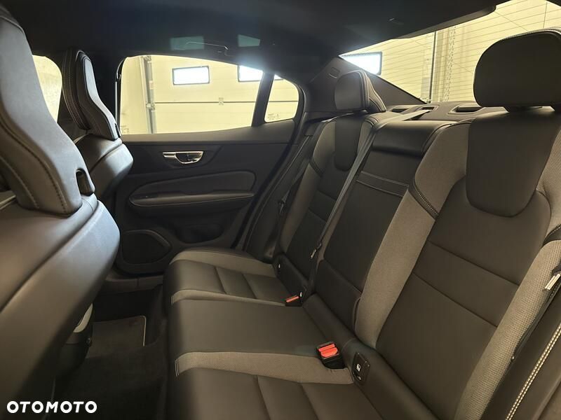 Volvo S60 B5 B AWD R-Design - 20