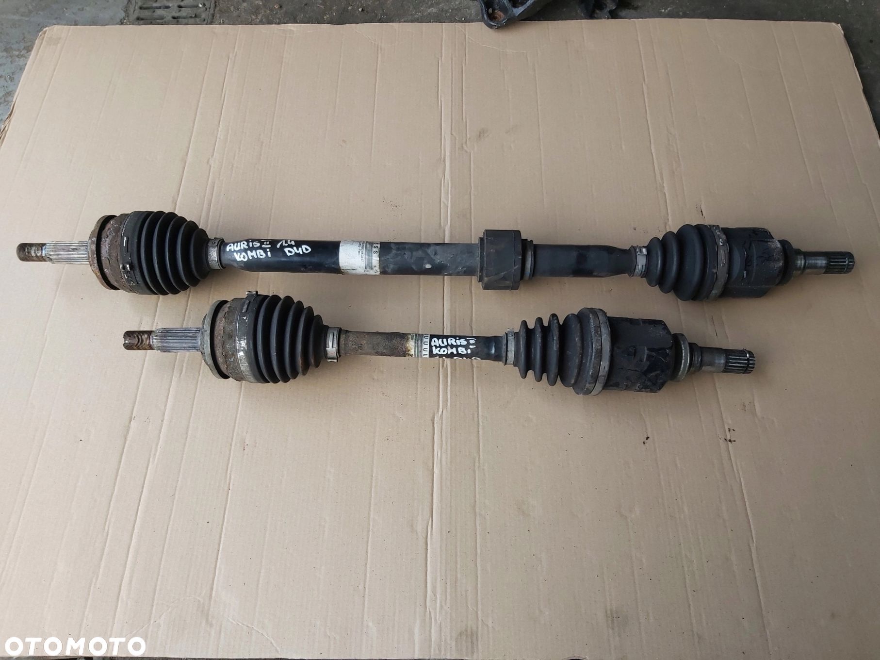 Toyota Auris II półoś lewa 1,4 d4d przegub - 1