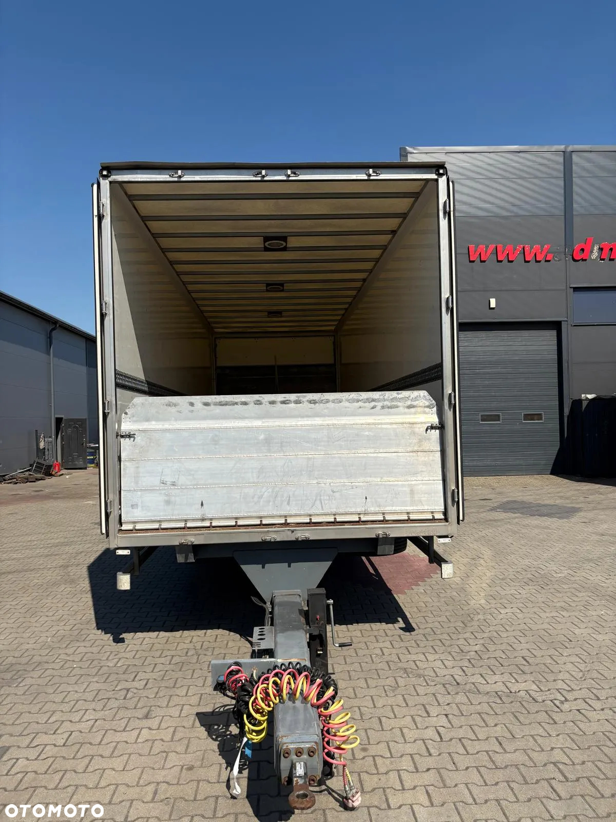 Plandex Przyczepa tandem IZOTERMA + WINDA / PRZEJAZDOWA / DMC 10.900kg / osie BPW - 3