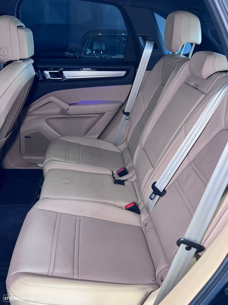 Porsche Cayenne E-Hybrid Platinum Edition - 52