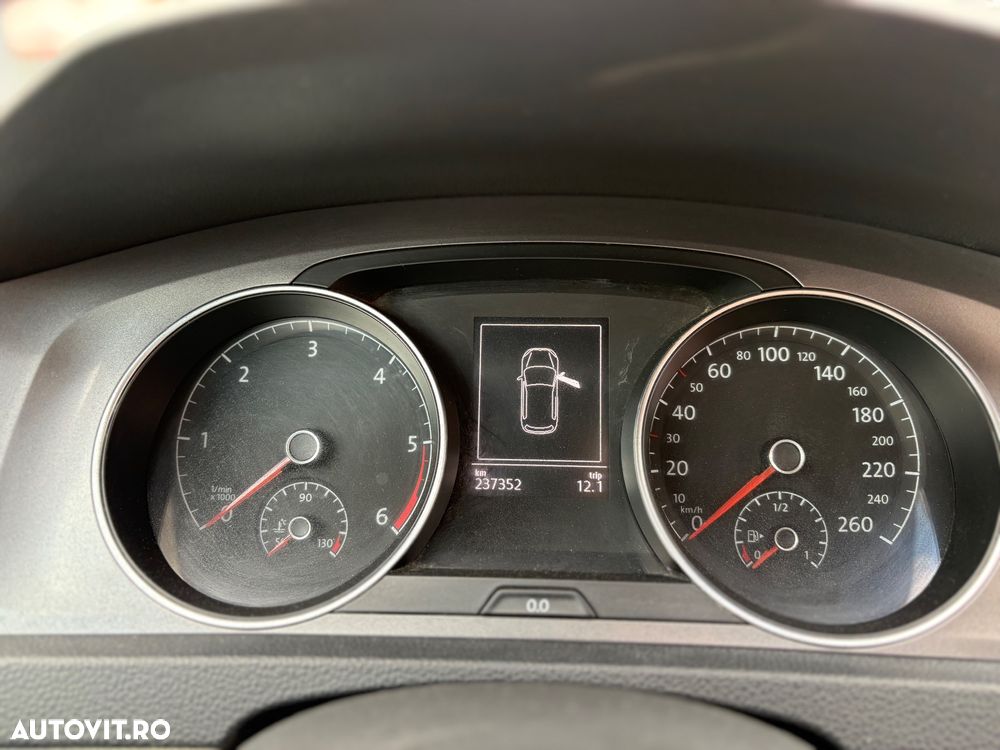 Volkswagen Golf 1.6 TDI BlueMotion Technology Comfortline - 11