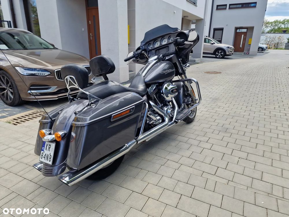 Harley-Davidson Touring Street Glide - 4