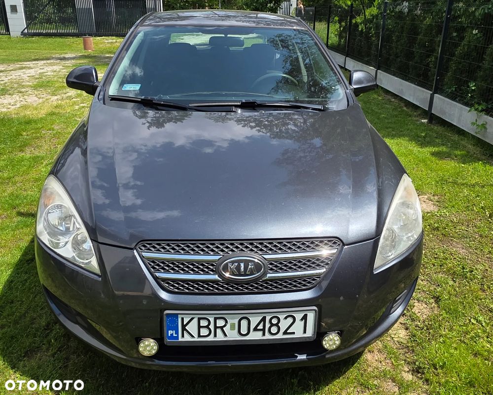 Kia Ceed 1.6 Crdi Comfort - 1