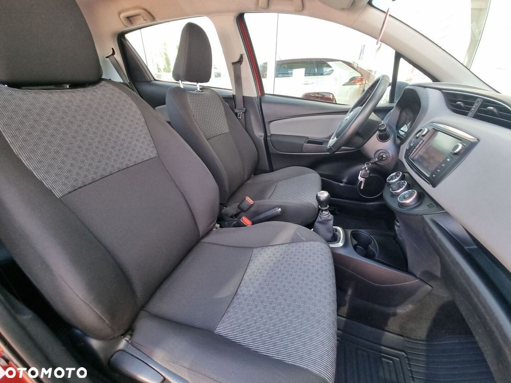 Toyota Yaris - 10