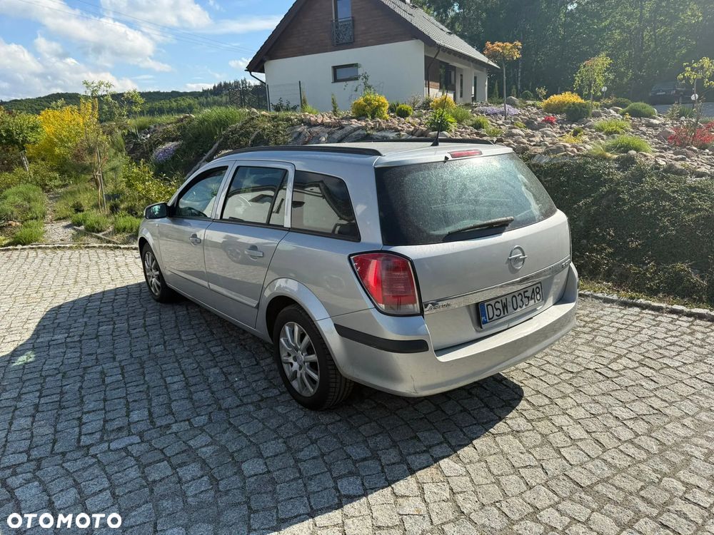 Opel Astra 1.9 CDTI Enjoy - 11