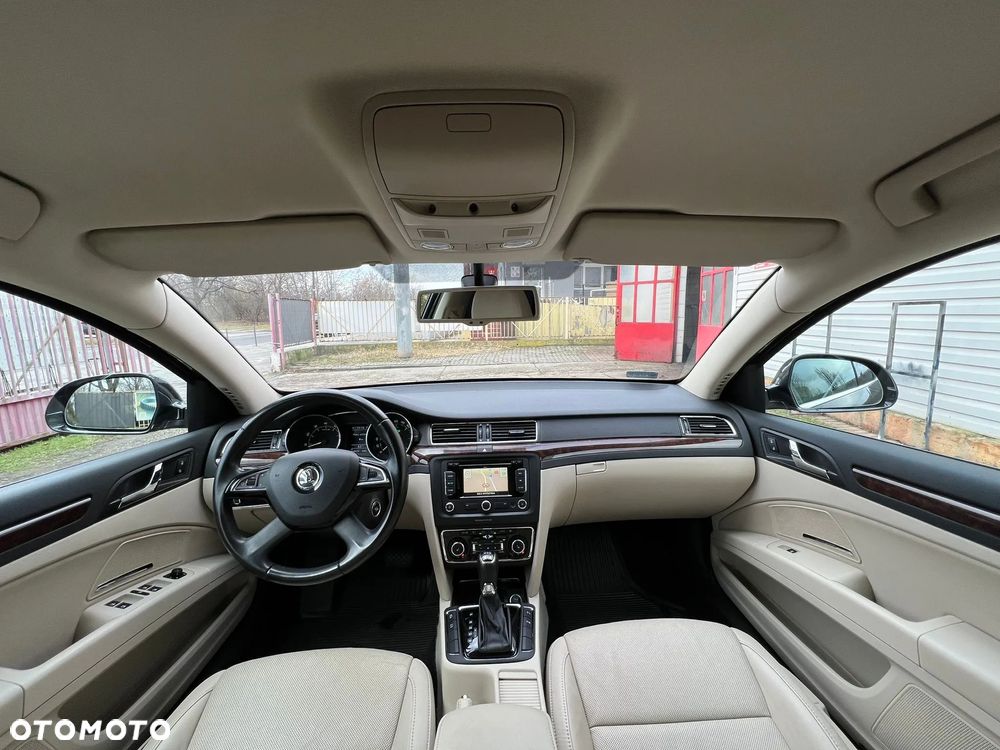 Skoda Superb 3.6 FSI 4x4 Platinum DSG - 3