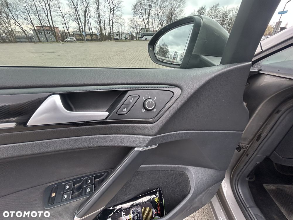 Volkswagen Golf 1.6 TDI BlueMotion Technology Trendline - 32