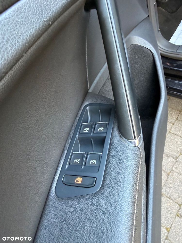 Volkswagen Golf 2.0 TDI 4Motion (BlueMotion Technology) Highline - 17