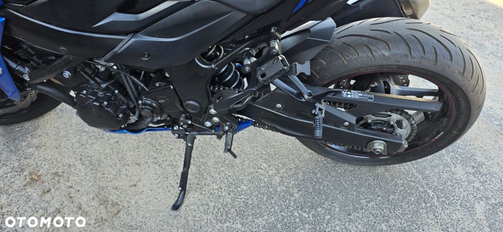 Suzuki GSX - 2