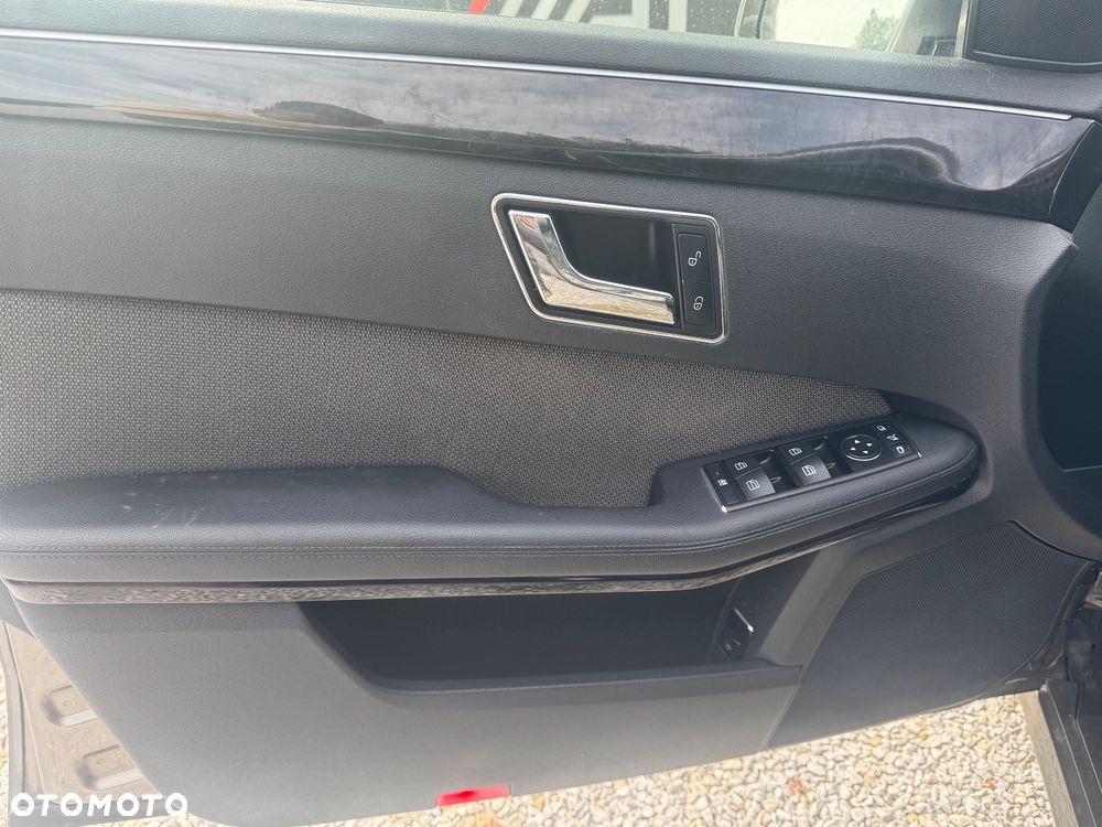 Mercedes-Benz Klasa E 250 CGI BlueEff Avantgarde - 13