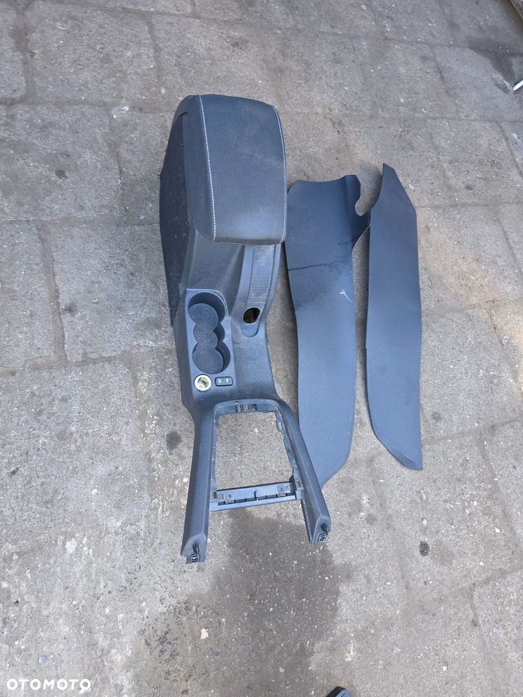 Podłokietnik  skoda  yeti - 2