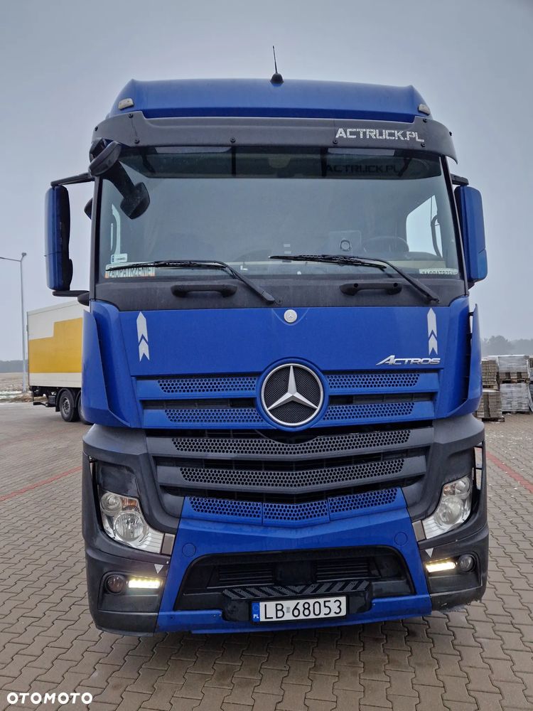 Mercedes-Benz ACTROS - 3