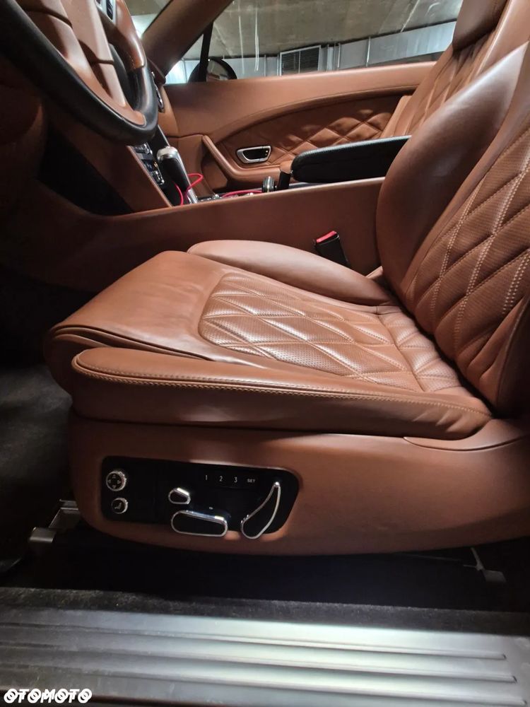 Bentley Continental GT - 12
