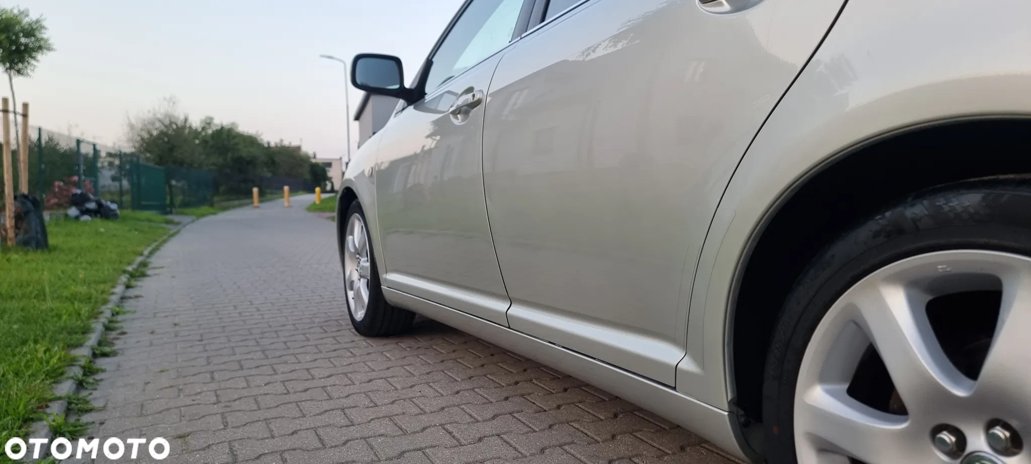 Toyota Avensis - 10