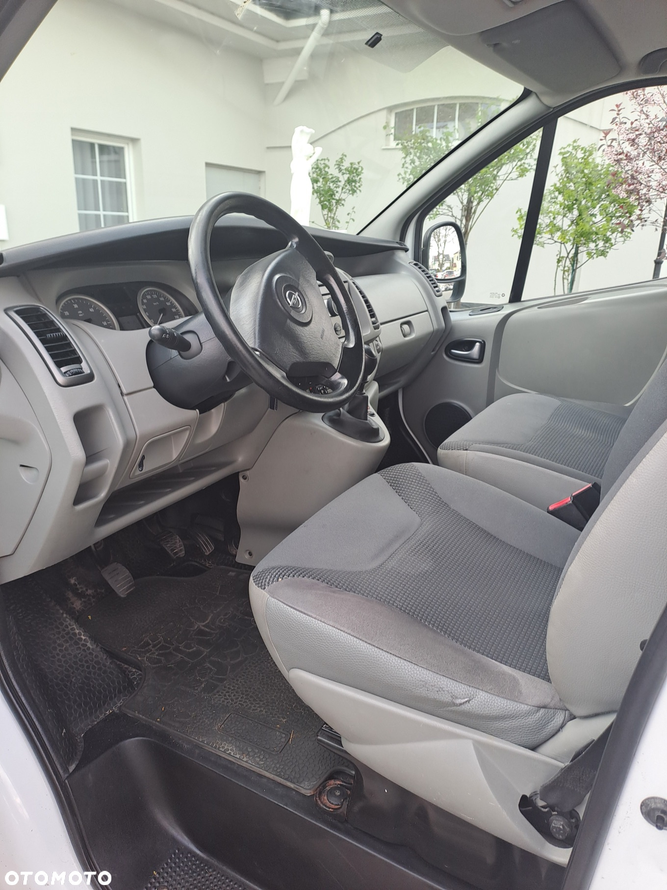 Opel Vivaro - 8