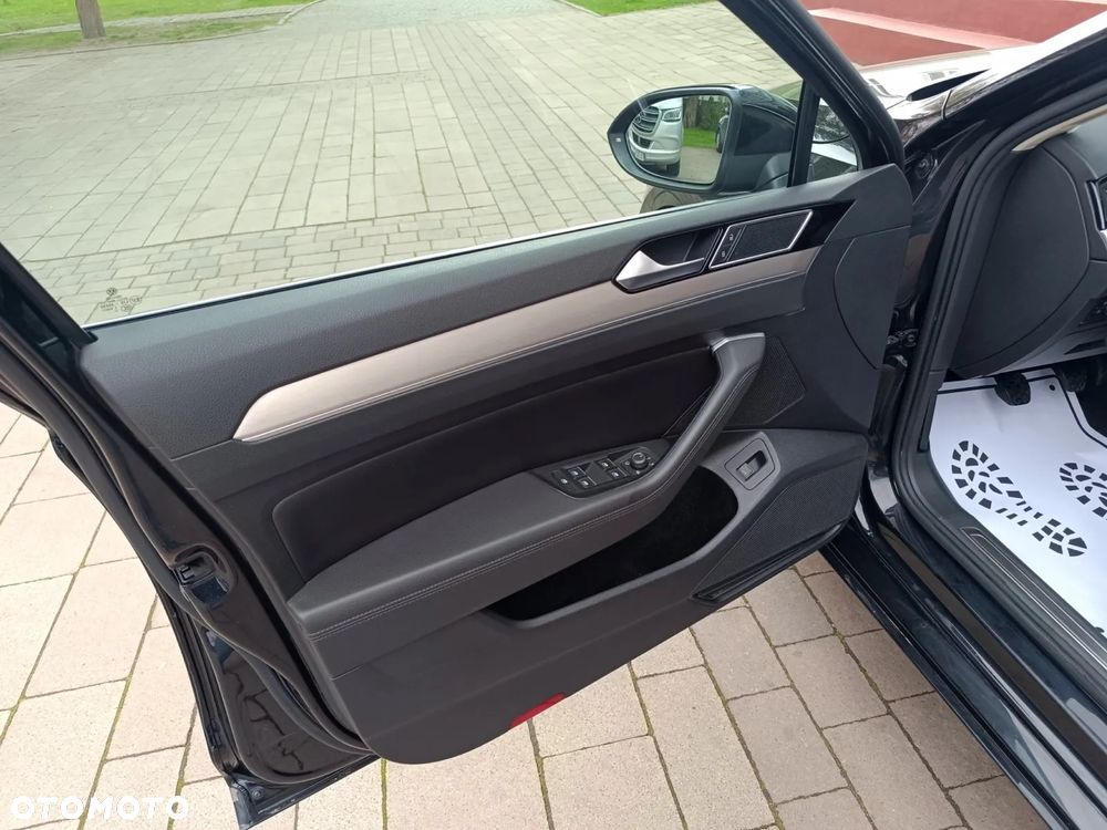Volkswagen Passat 2.0 TDI (BlueMotion Technology) Highline - 21