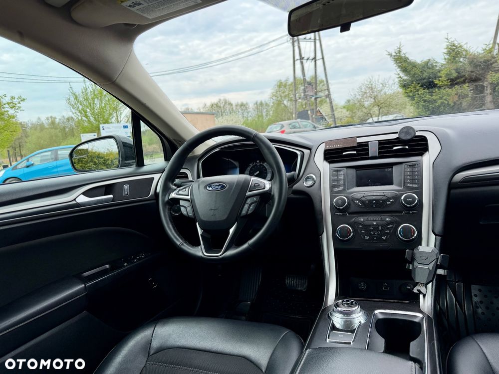 Ford Fusion - 24