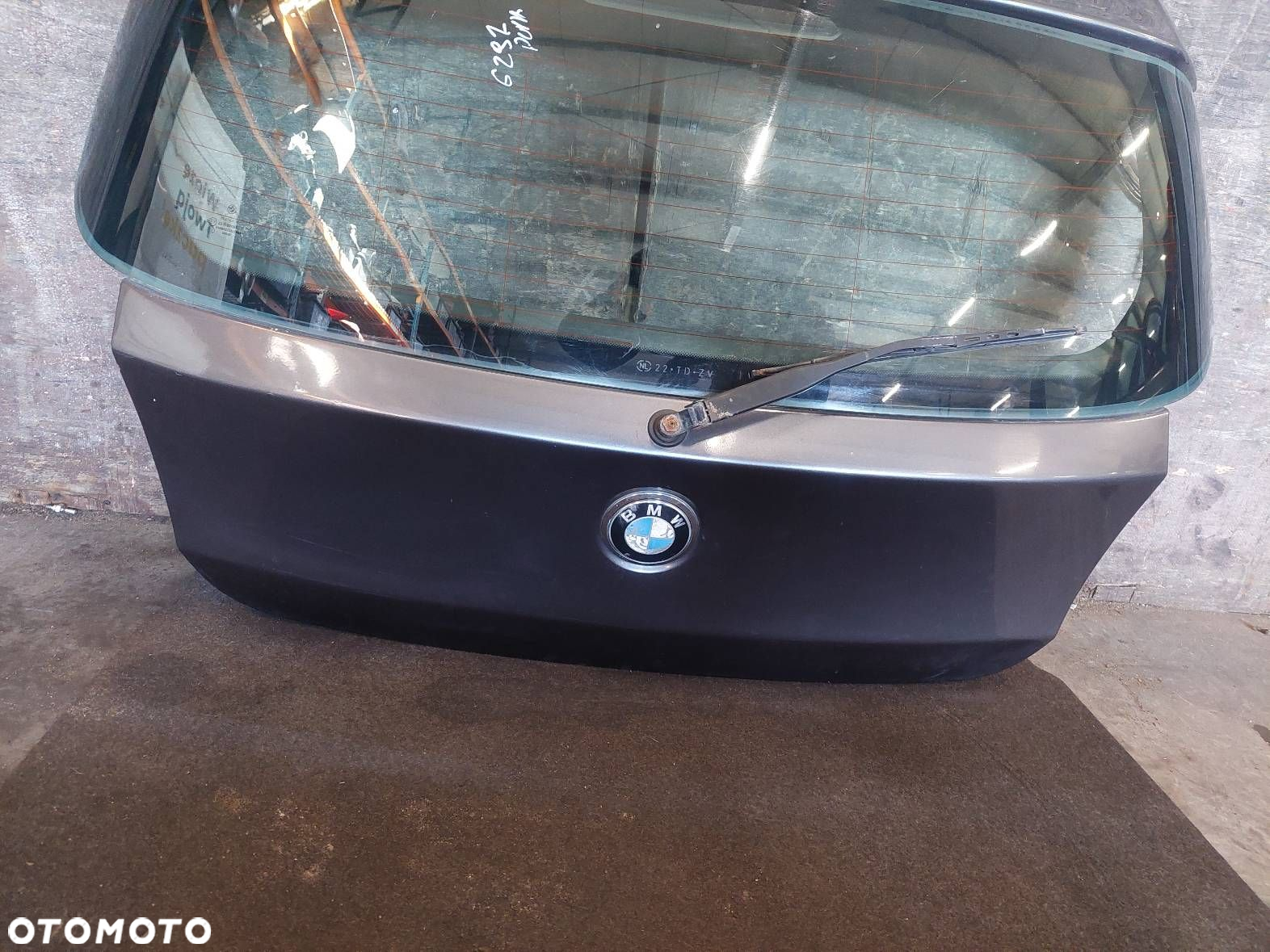 KOMPLETNY TYŁ KLAPA BAGAŻNIKA ZDERZAK TYŁ LAMPY BMW E87 A22 - 10