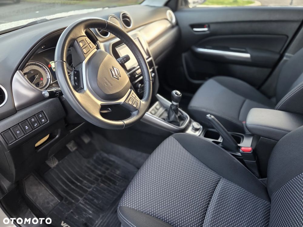 Suzuki Vitara 1.4 Boosterjet SHVS Premium 4WD - 6