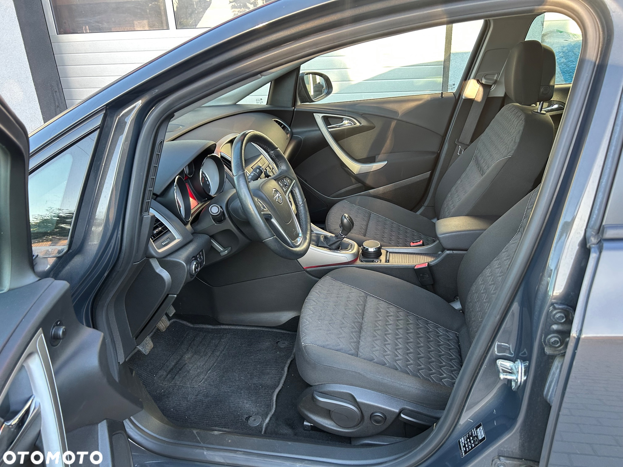 Opel Astra 1.4 Turbo Color Edition - 11