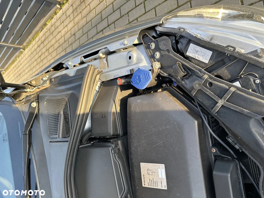 Volvo V60 D6 AWD Plug-in Hybrid Summum - 22