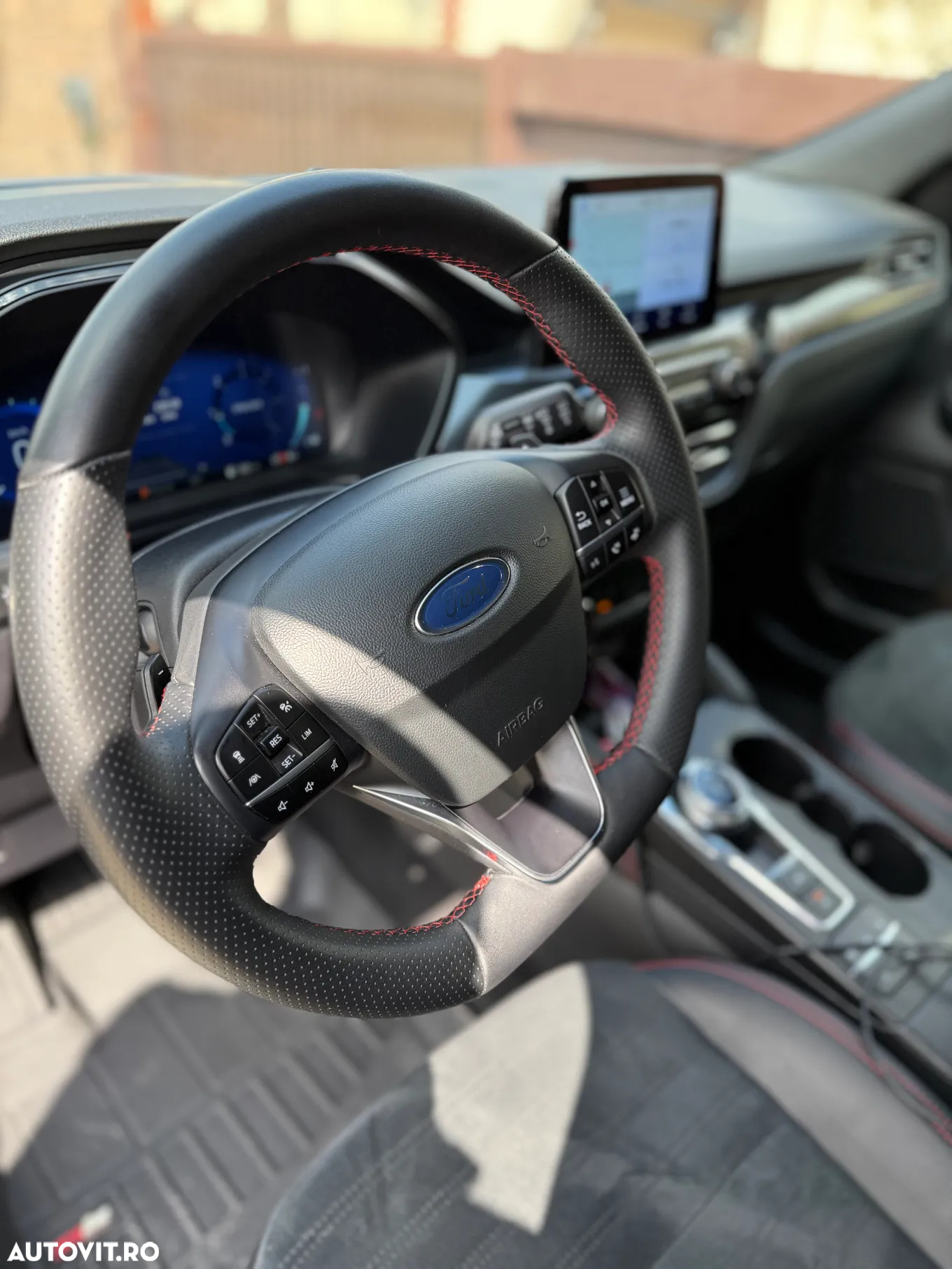 Ford Kuga 2.0 EcoBlue A8 AWD ST Line X - 16