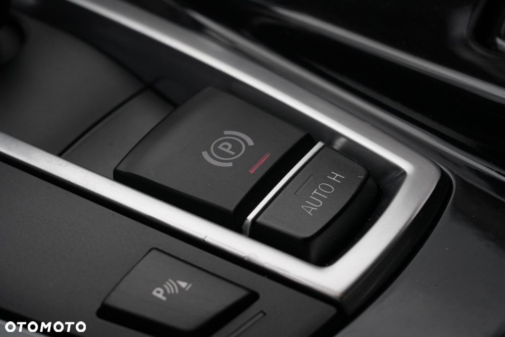 BMW Seria 5 518d - 16