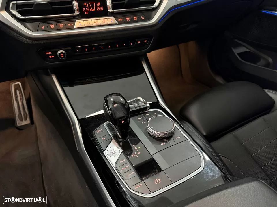 BMW 320 d Touring Pack Desportivo M Pro Auto - 20