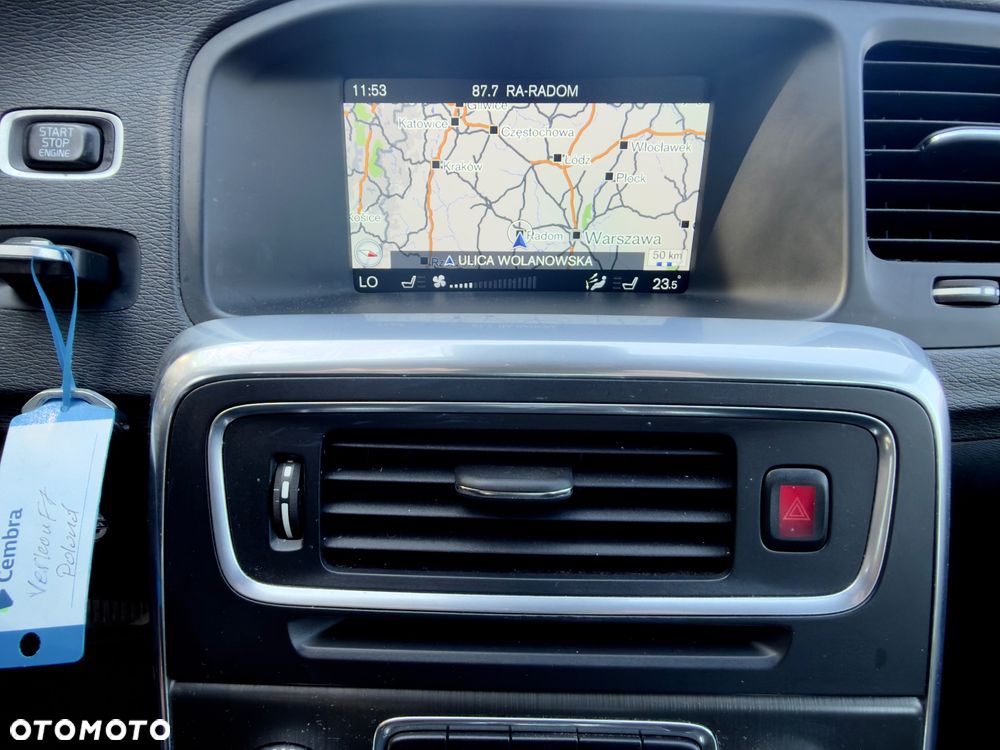 Volvo V60 D4 Geartronic Momentum - 24