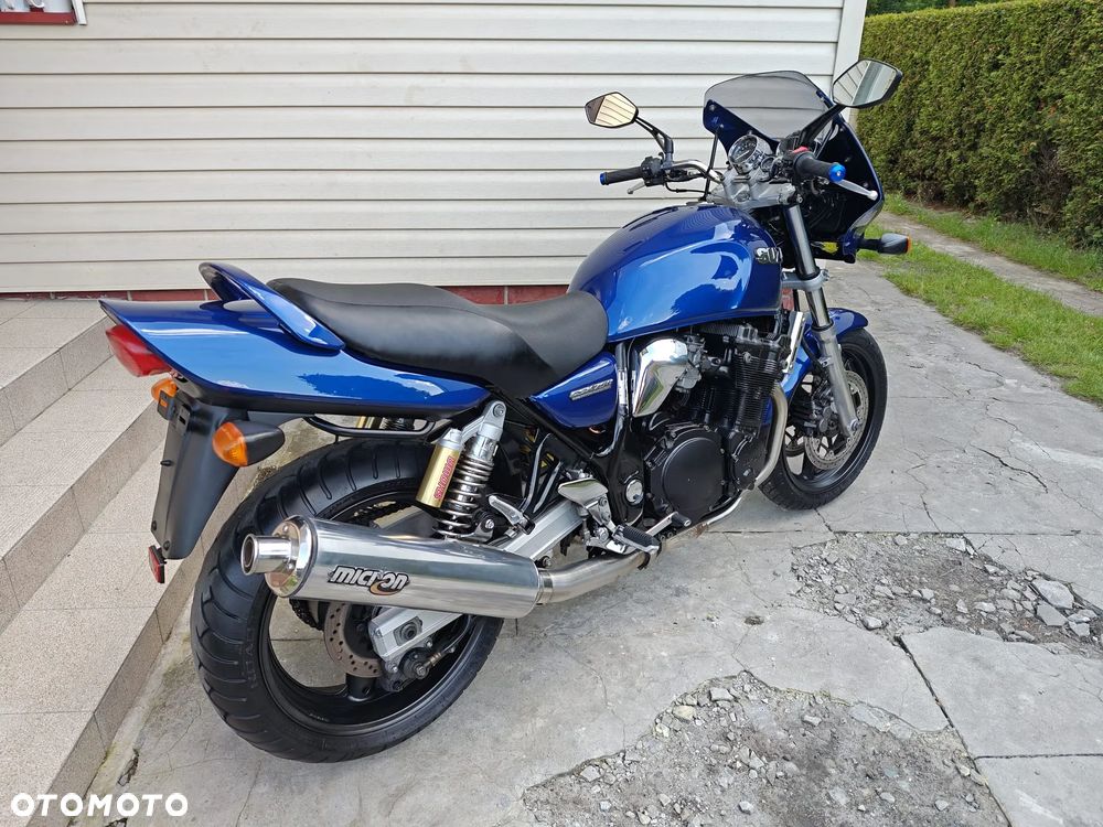 Suzuki GSX - 8