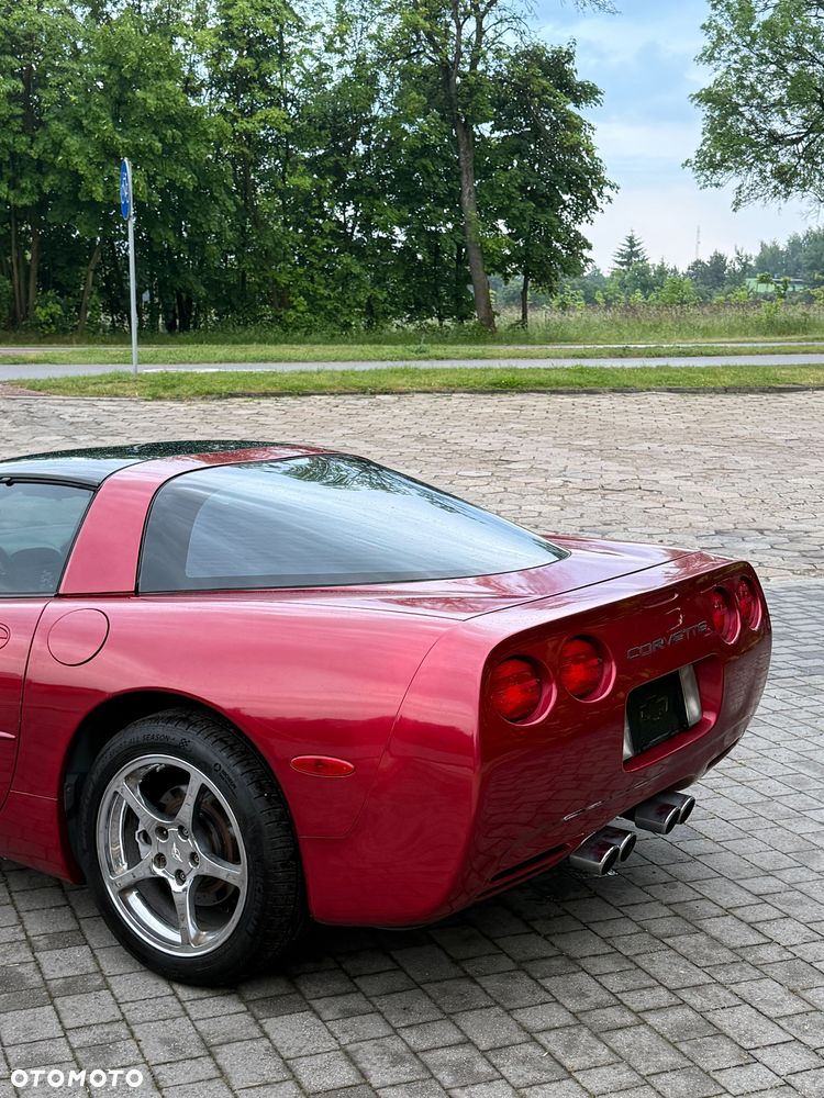 Chevrolet Corvette - 15