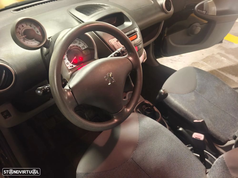 Peugeot 107 1.0 Trendy - 21