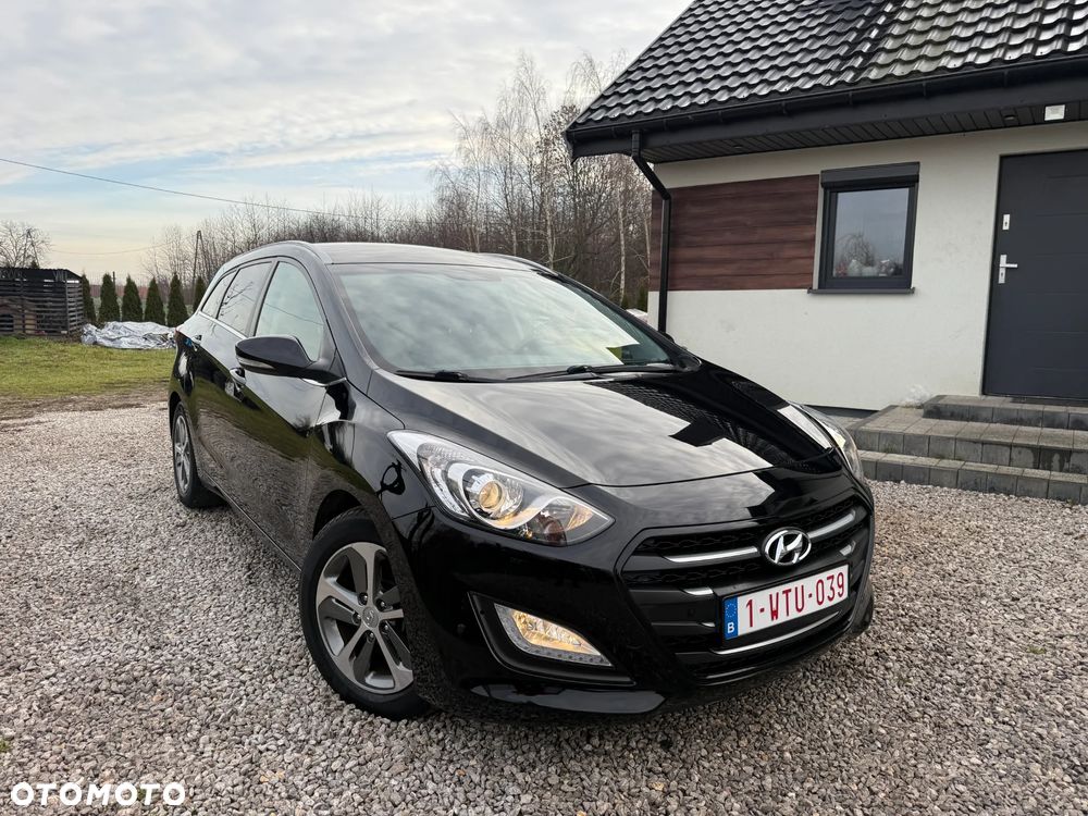 Hyundai i30 blue Kombi 1.6 GDi Passion - 1
