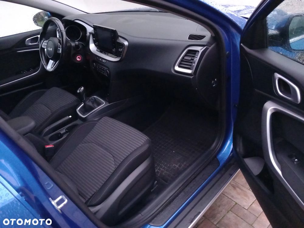 Kia XCeed 1.5 T-GDI M - 12