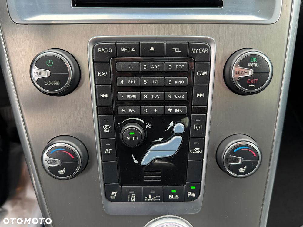 Volvo XC 60 T5 R-Design Summum - 10