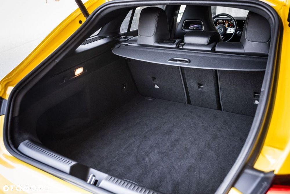 Mercedes-Benz CLA 200 AMG Line 7G-DCT - 13